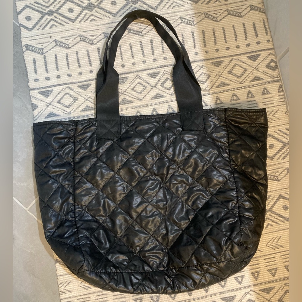 Saks Fifth Ave Big Opened Black tote bag